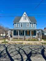 featured image of 270 Grant St