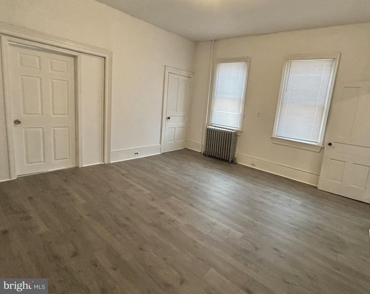 270 Grant St - Photo 3 of 21