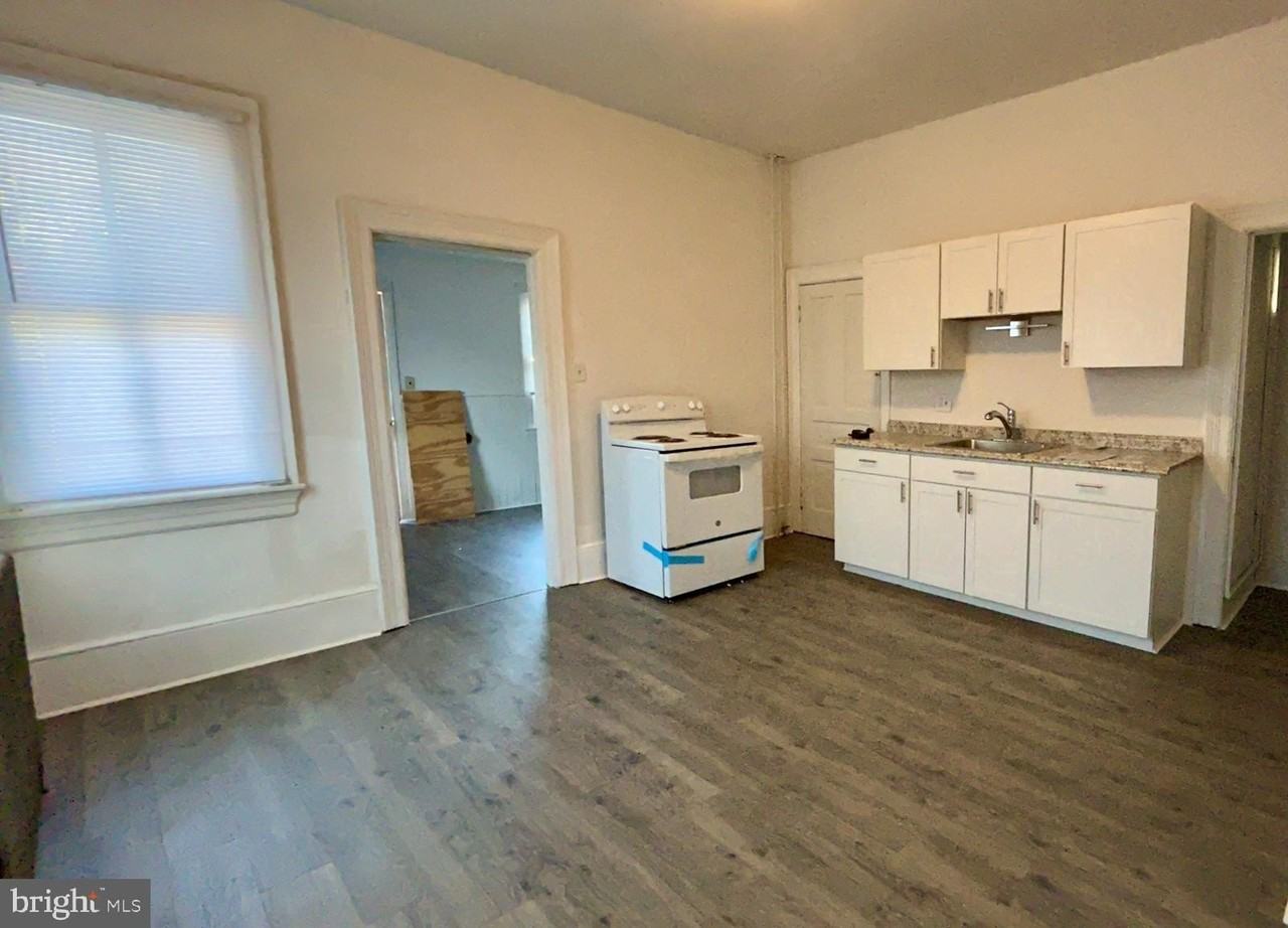 270 Grant St - Photo 7 of 21