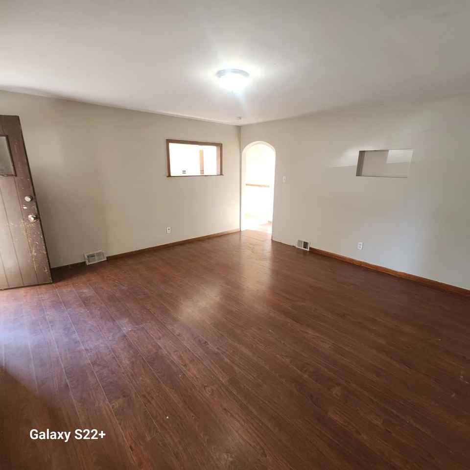 2702 Welch Ave - Photo 2 of 10