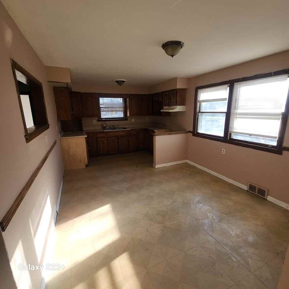 2702 Welch Ave - Photo 3 of 10