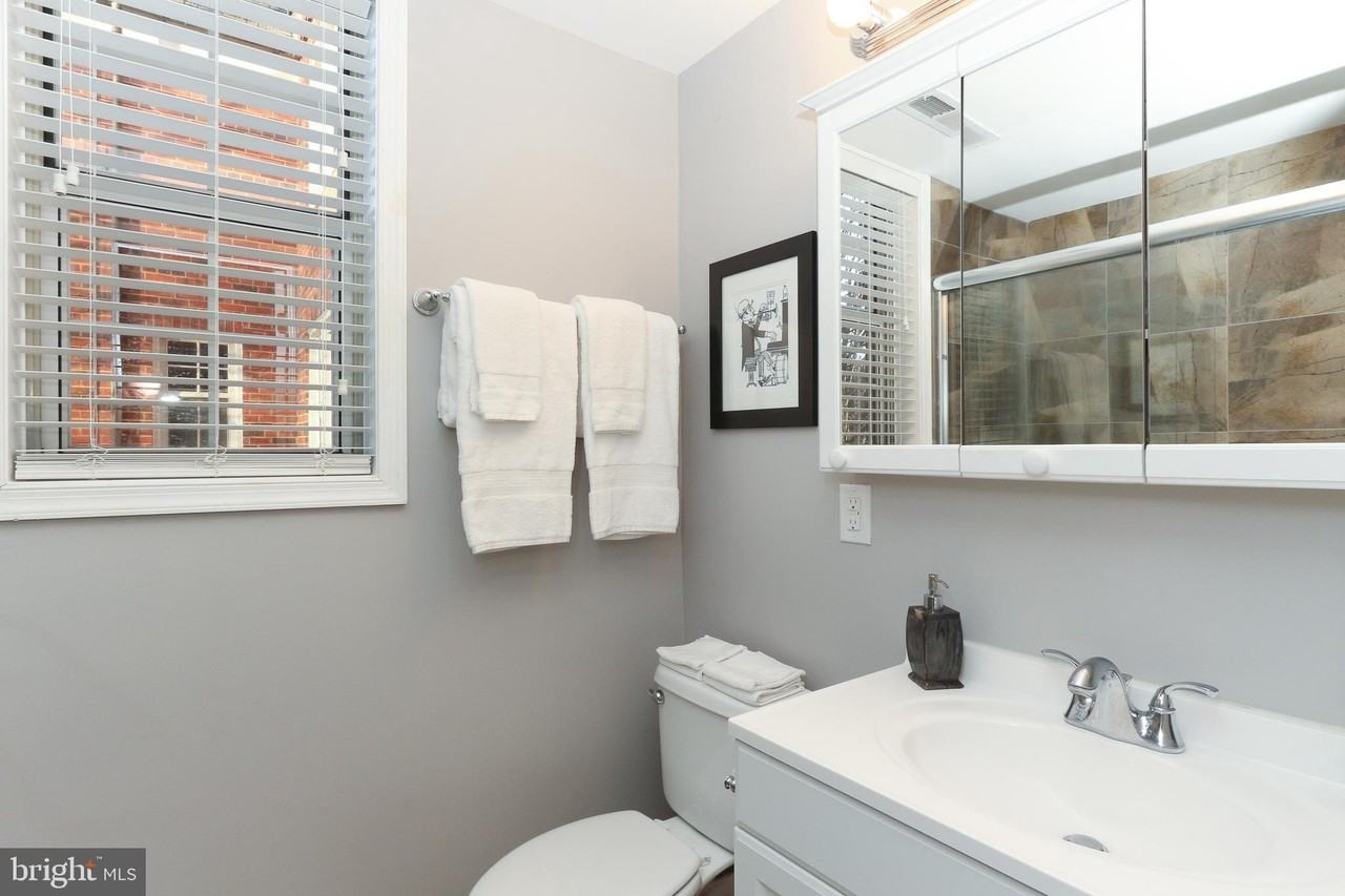 1800 N Queens Ln Unit 4-199 - Photo 6 of 7