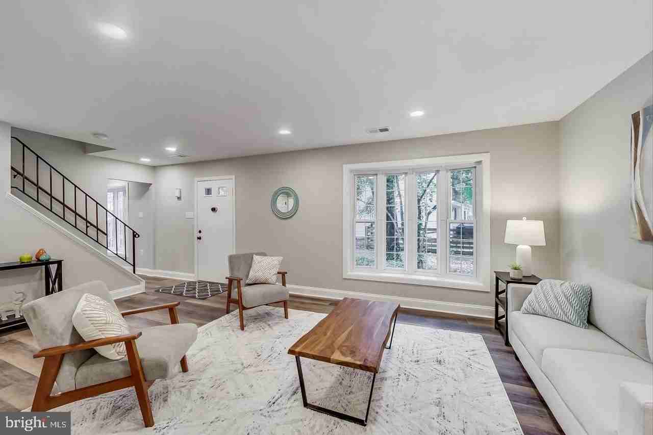 8530 Monticello Ave - Photo 6 of 26