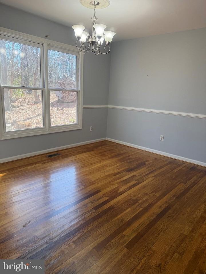 8135 Hoover Dr - Photo 3 of 4