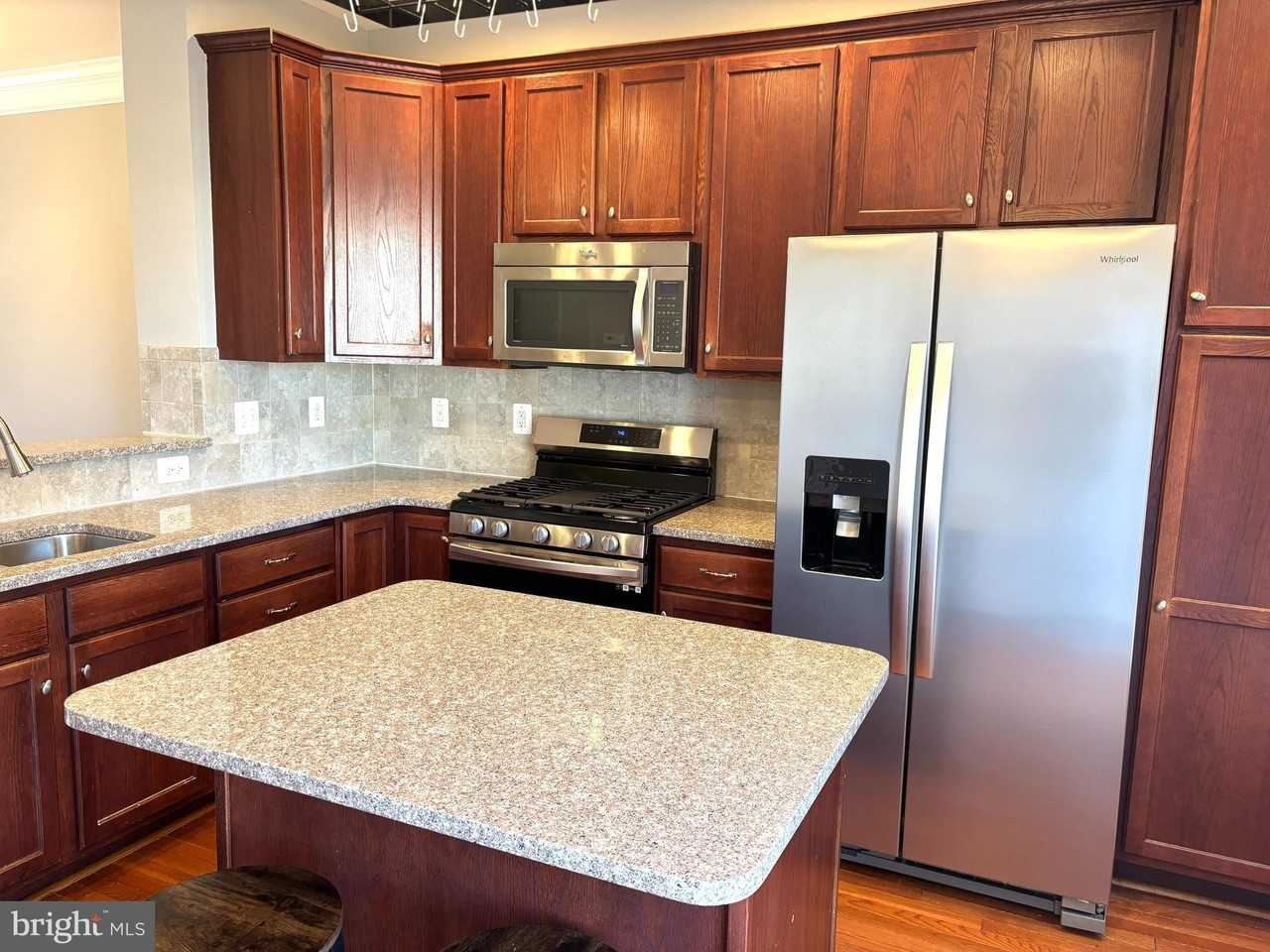 43158 Whelplehill Ter - Photo 3 of 30