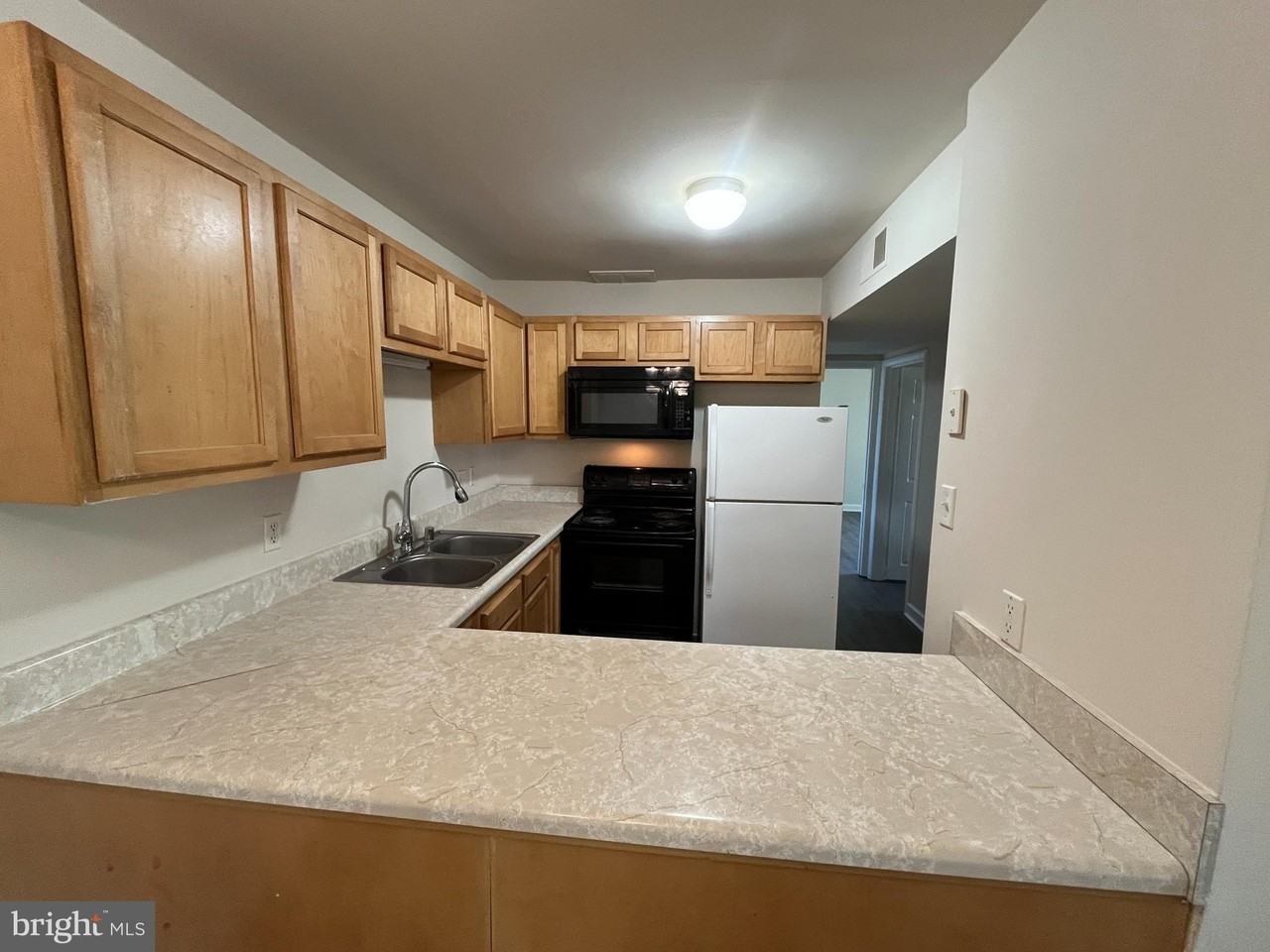 105 Berry St Apt 5 - Photo 4 of 13