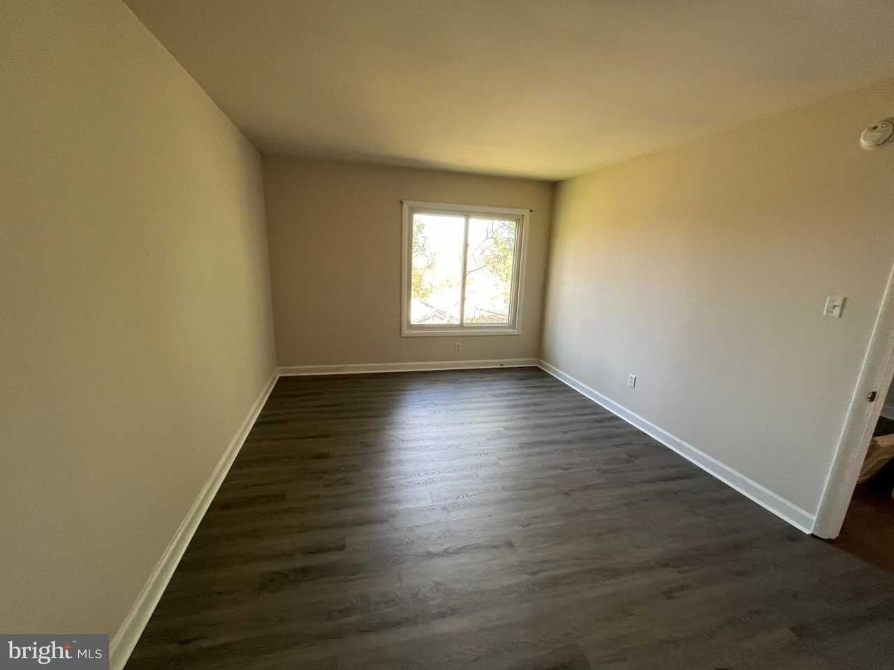 105 Berry St Apt 5 - Photo 6 of 13