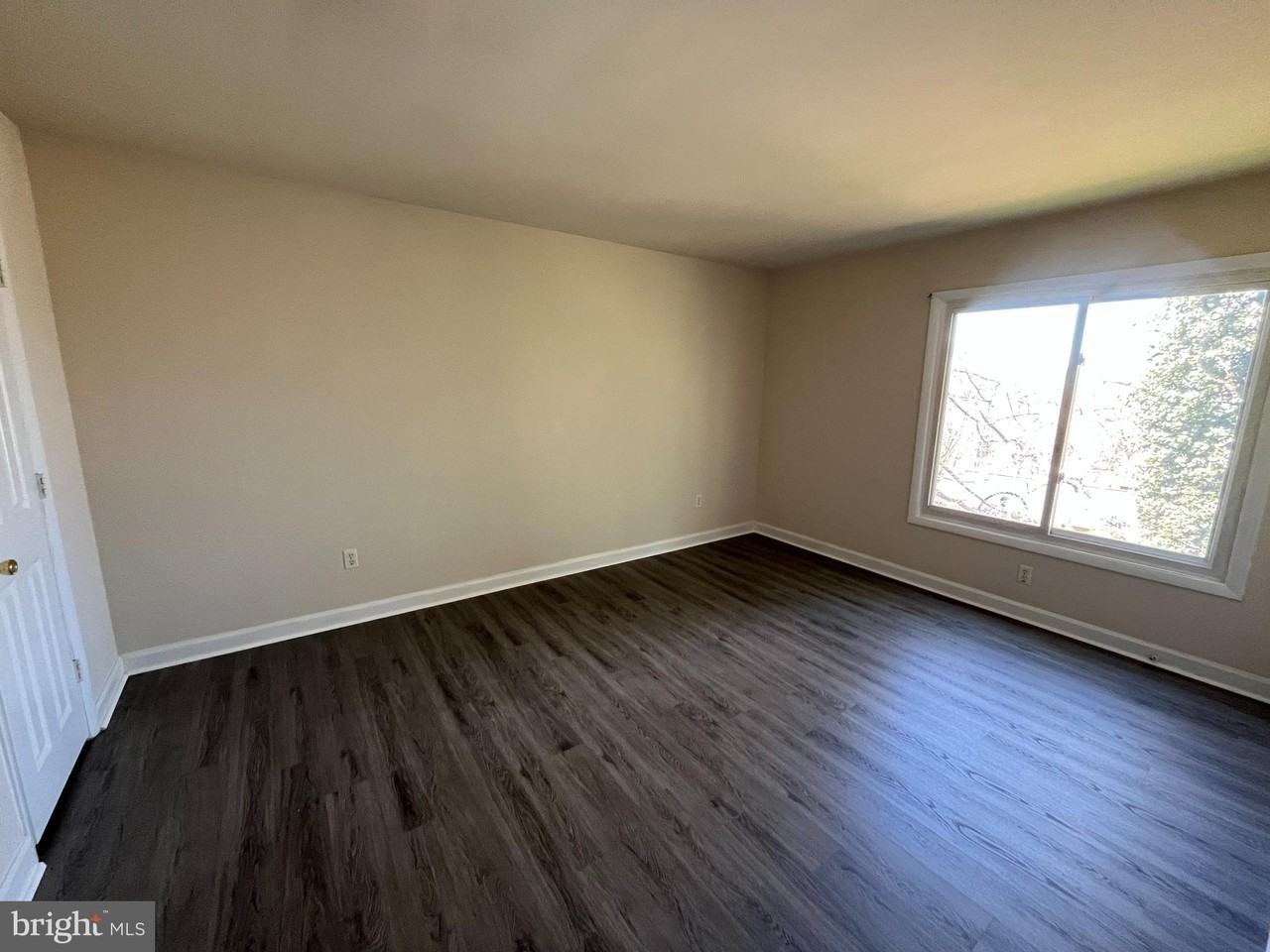 105 Berry St Apt 5 - Photo 7 of 13