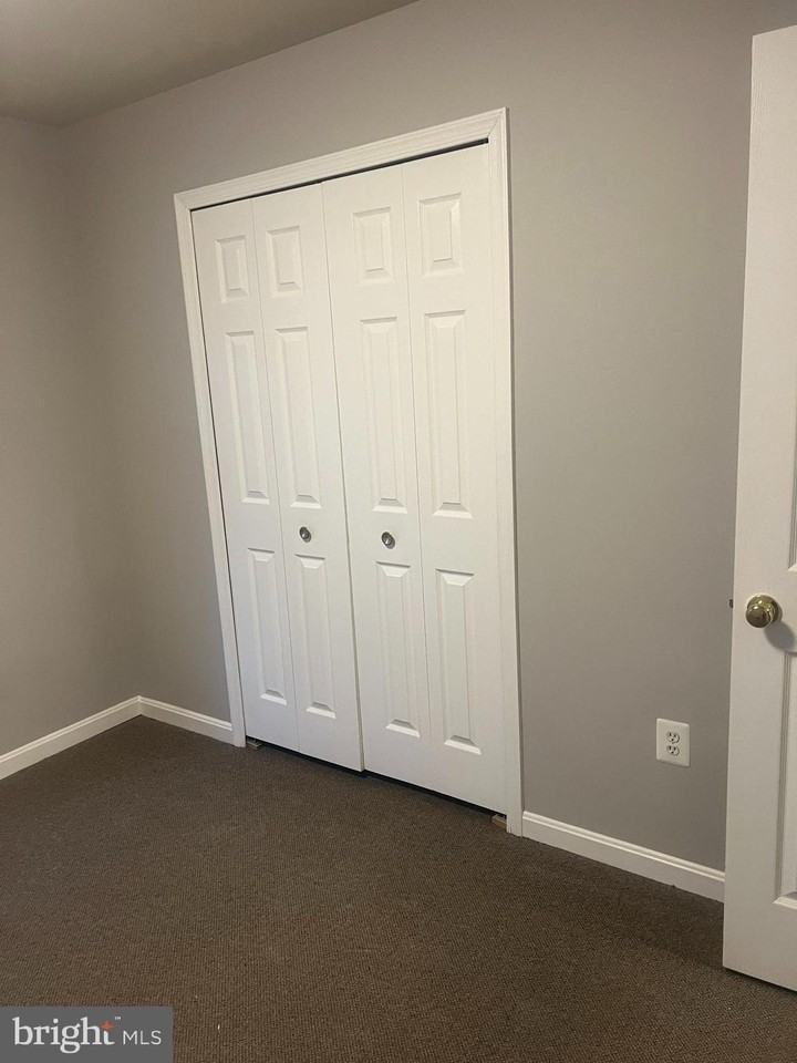 9138 Mineola Ct - Photo 4 of 11