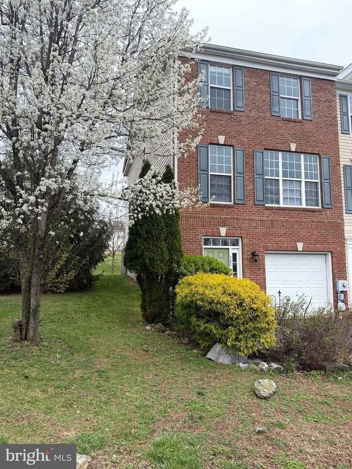 388 Starkeys Lndg - Photo 2 of 26