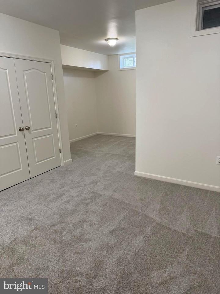 388 Starkeys Lndg - Photo 4 of 26