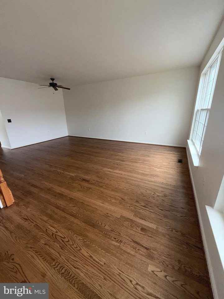 388 Starkeys Lndg - Photo 7 of 26