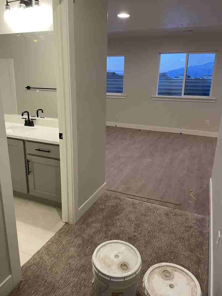 176 W Hayata Ln - Photo 4 of 10