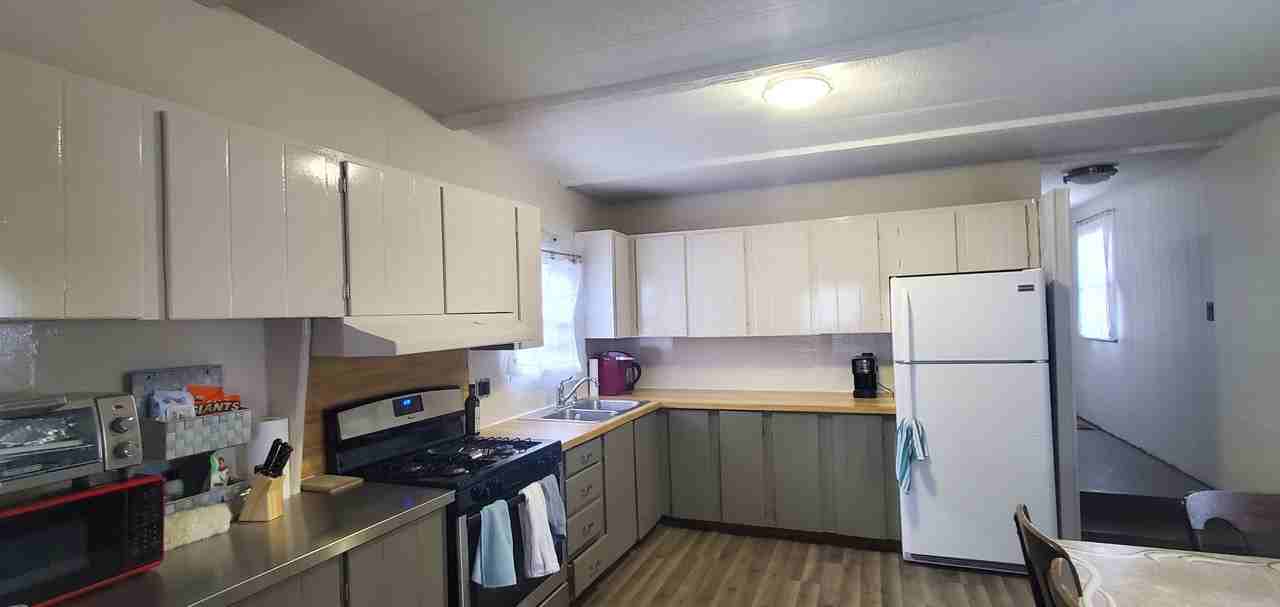 548 Westshore Rd - Photo 3 of 15