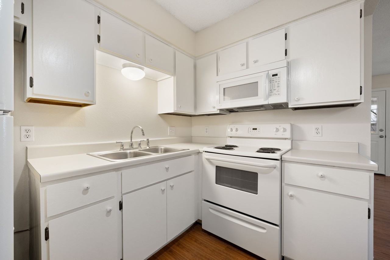 100 Grand Brook Dr - Photo 6 of 19