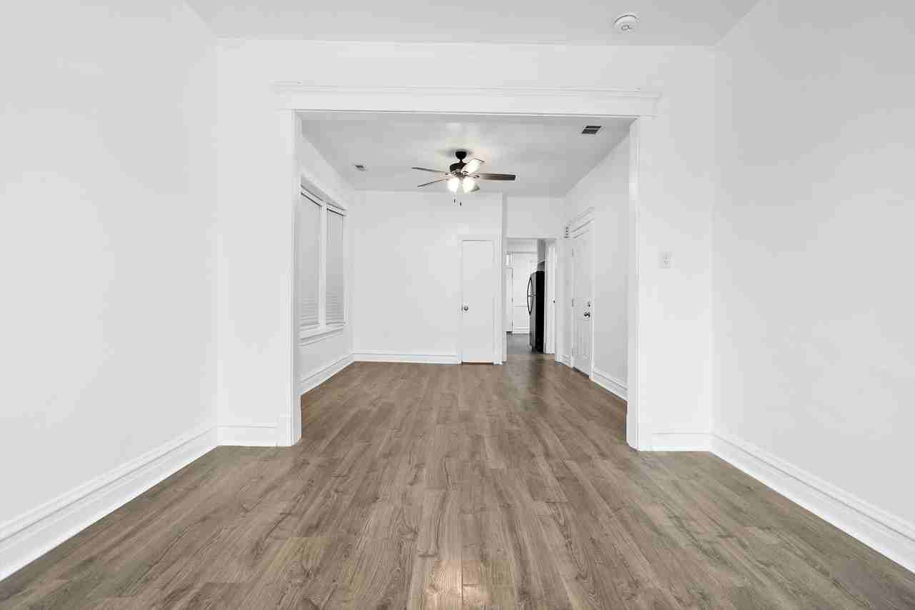 1532 N Harding Ave #2 - Photo 5 of 18