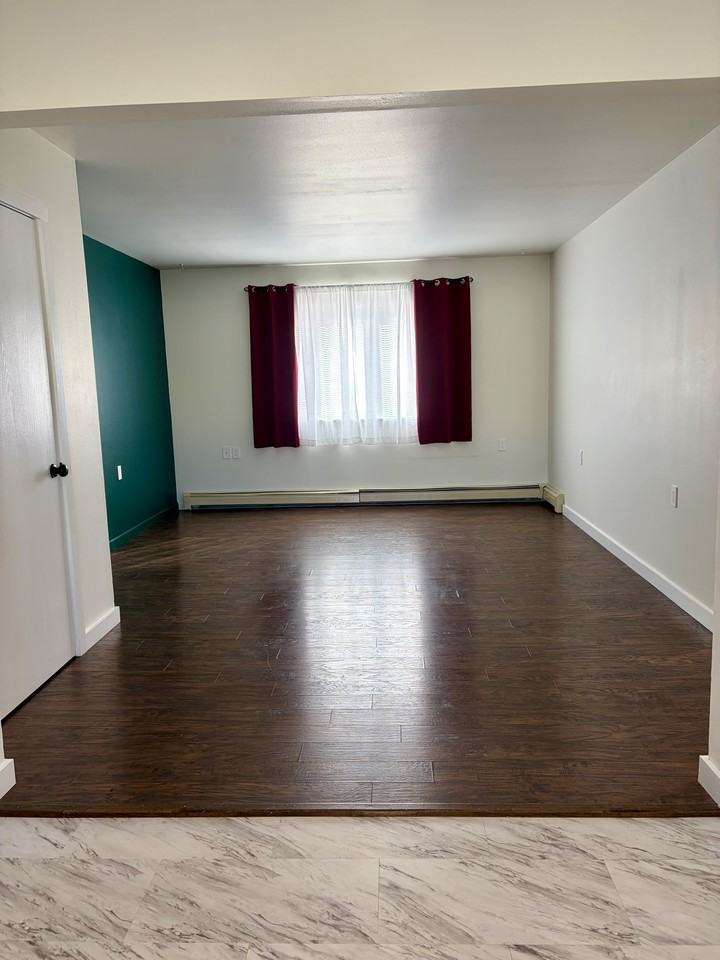 1714 Poplar St #C - Photo 4 of 15