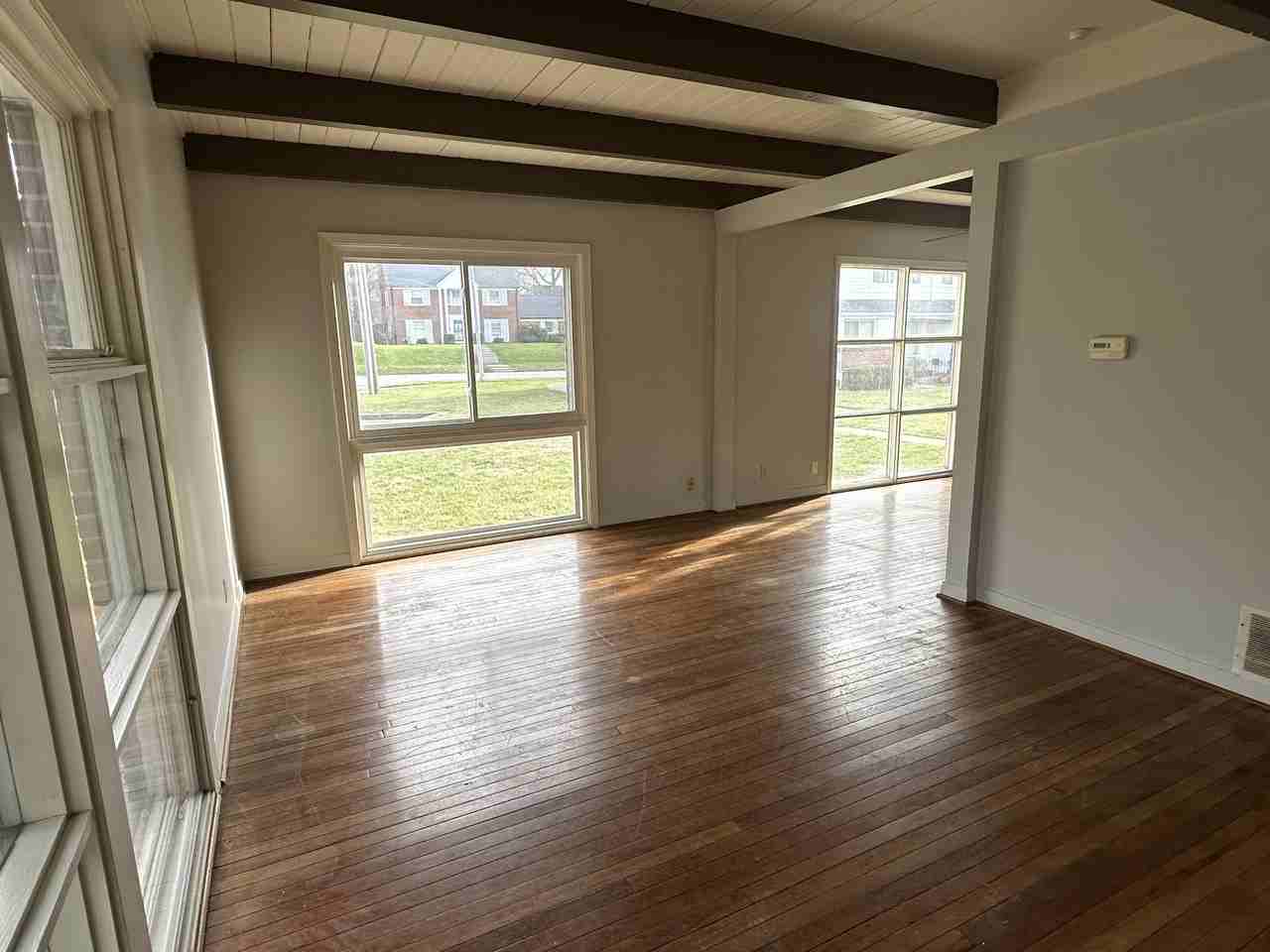 320 17th St - Photo 5 of 14