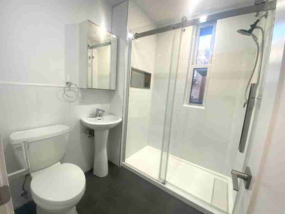 5235 Chemin de la Côte Saint Luc #33 - Photo 4 of 7