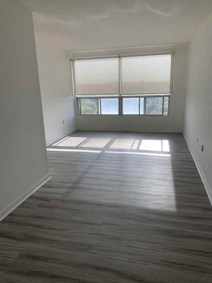 5 Concorde Place - Photo 4 of 9