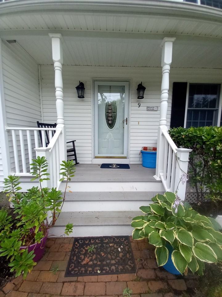 9 Bayberry Rd - Photo 2 of 11