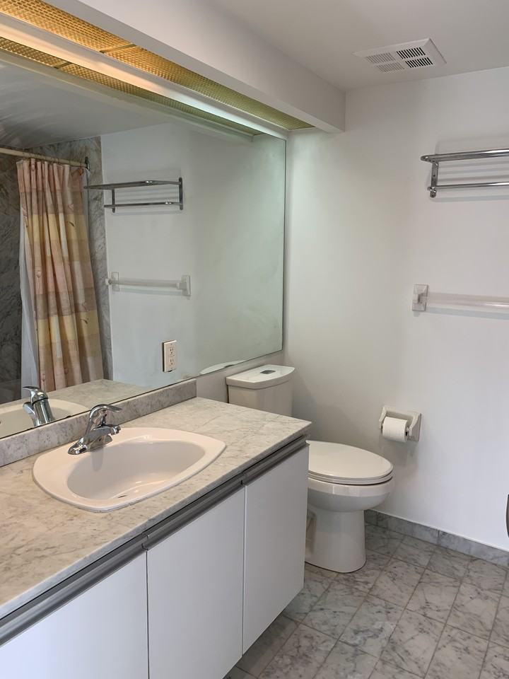 5 Concorde Place - Photo 6 of 9