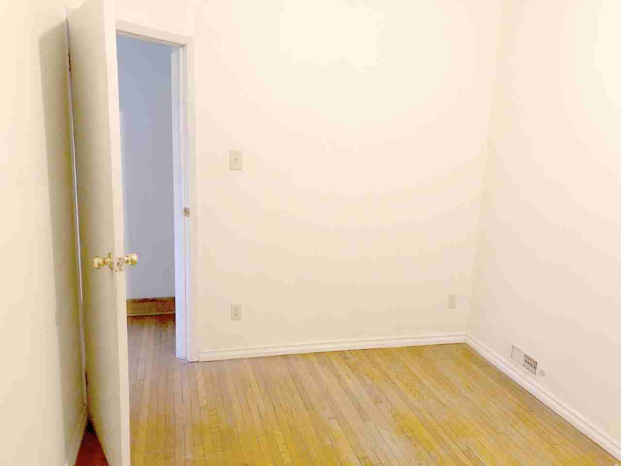 219 Lippincott Street #5 - Photo 4 of 10