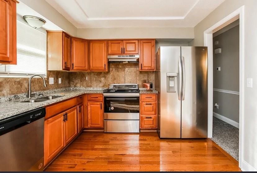 1705 Vilas Street - Photo 4 of 9