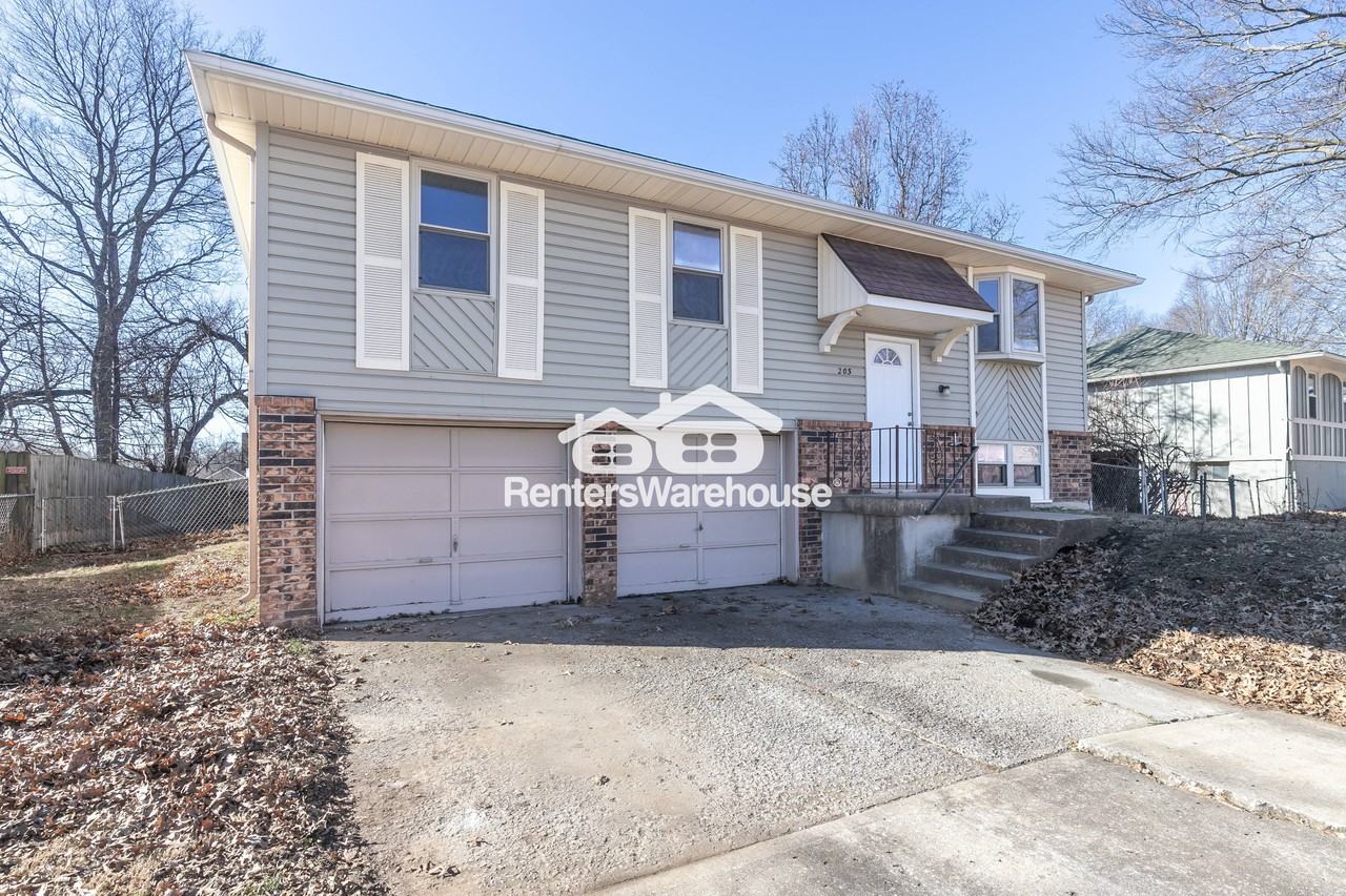 203 Village Ln - Photo 2 of 22