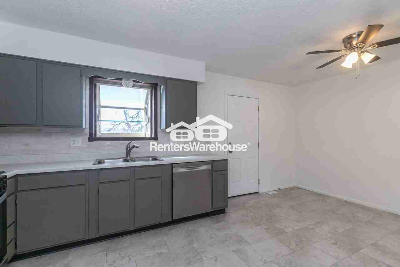 203 Village Ln - Photo 6 of 22