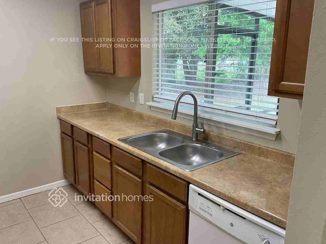 3196 Sky St - Photo 7 of 14