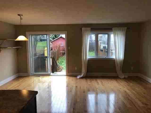 37 Nathalie - Photo 3 of 9