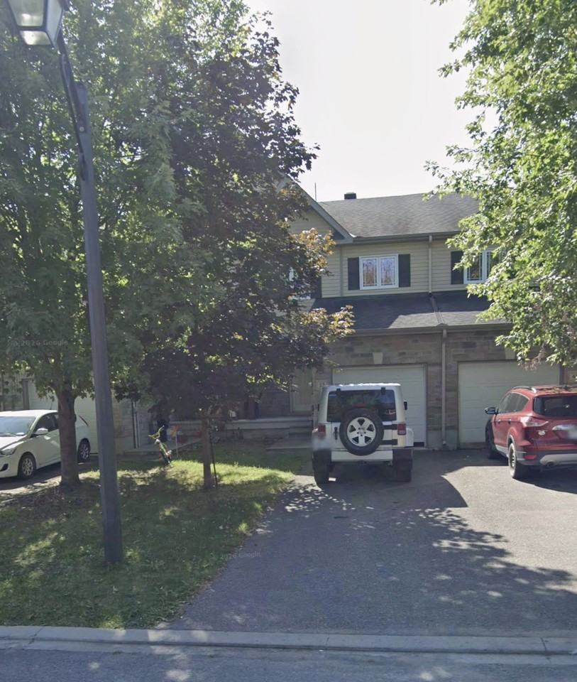 37 Nathalie - Photo 5 of 9