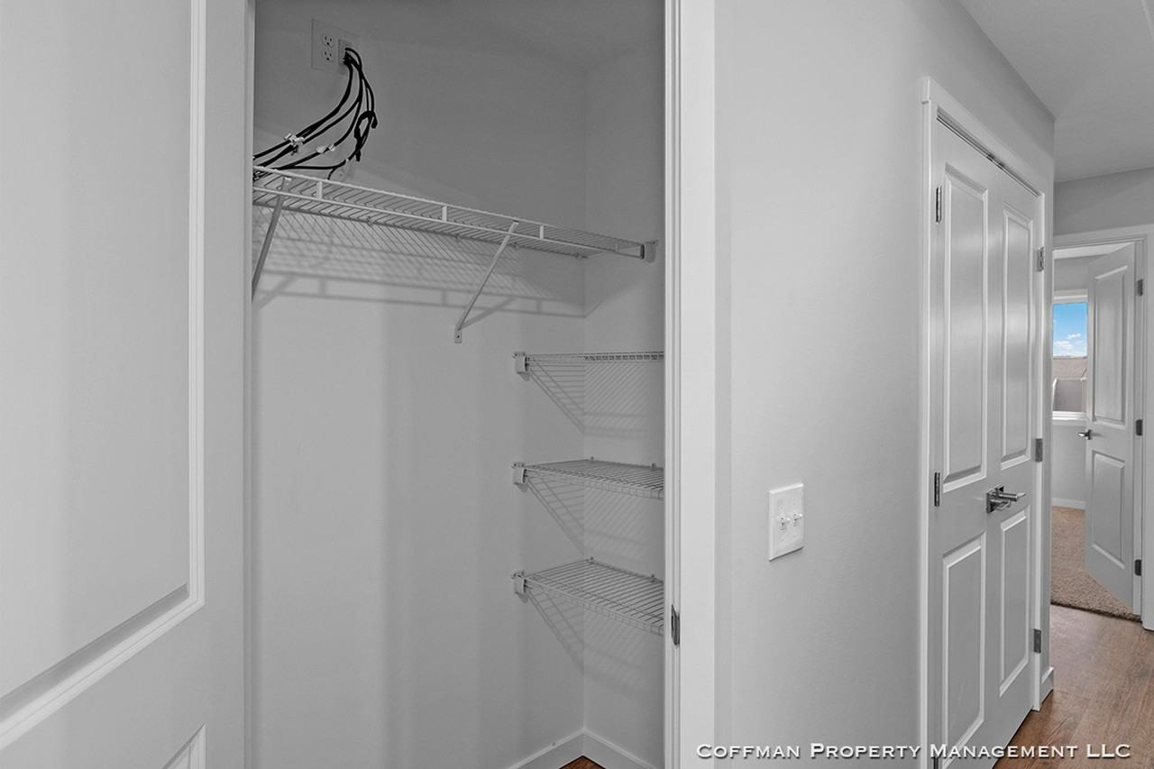 Northern Dell Commons - Photo 7 of 37