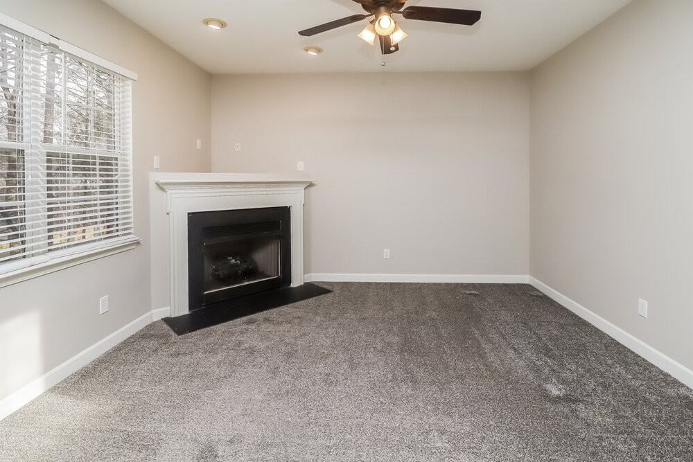 234 Kendra Dr Sw - Photo 4 of 17