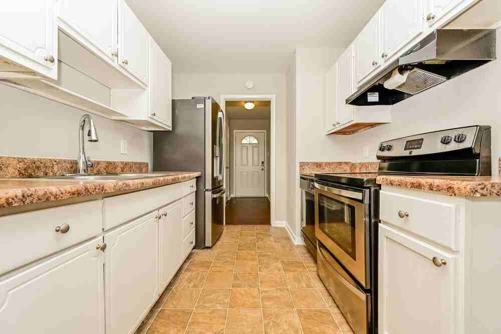 263 Roxbury Dr - Photo 6 of 16