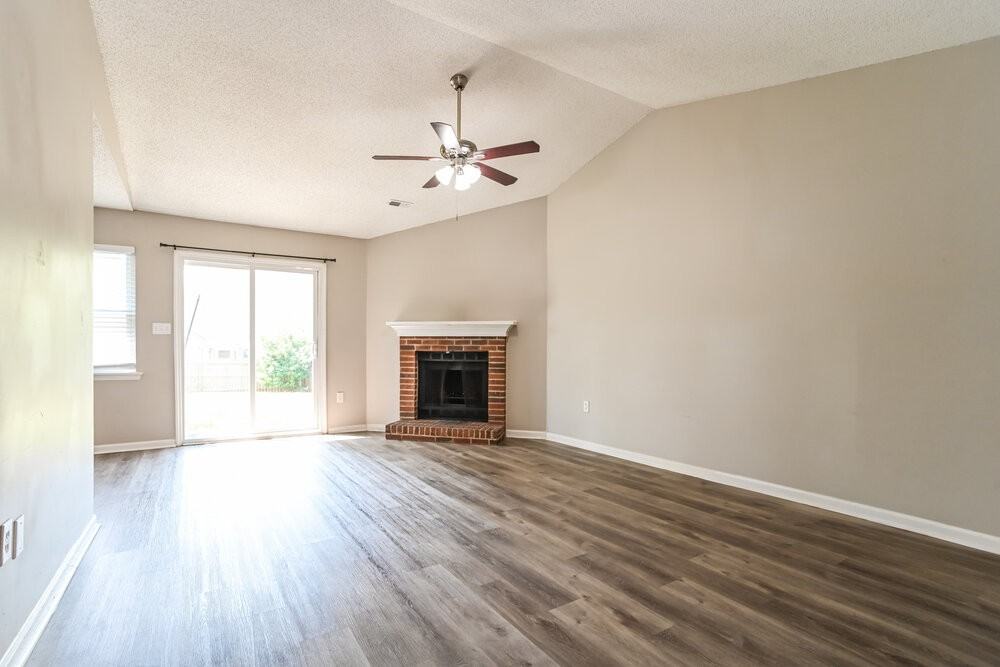 5604 Lyford Ct - Photo 3 of 16
