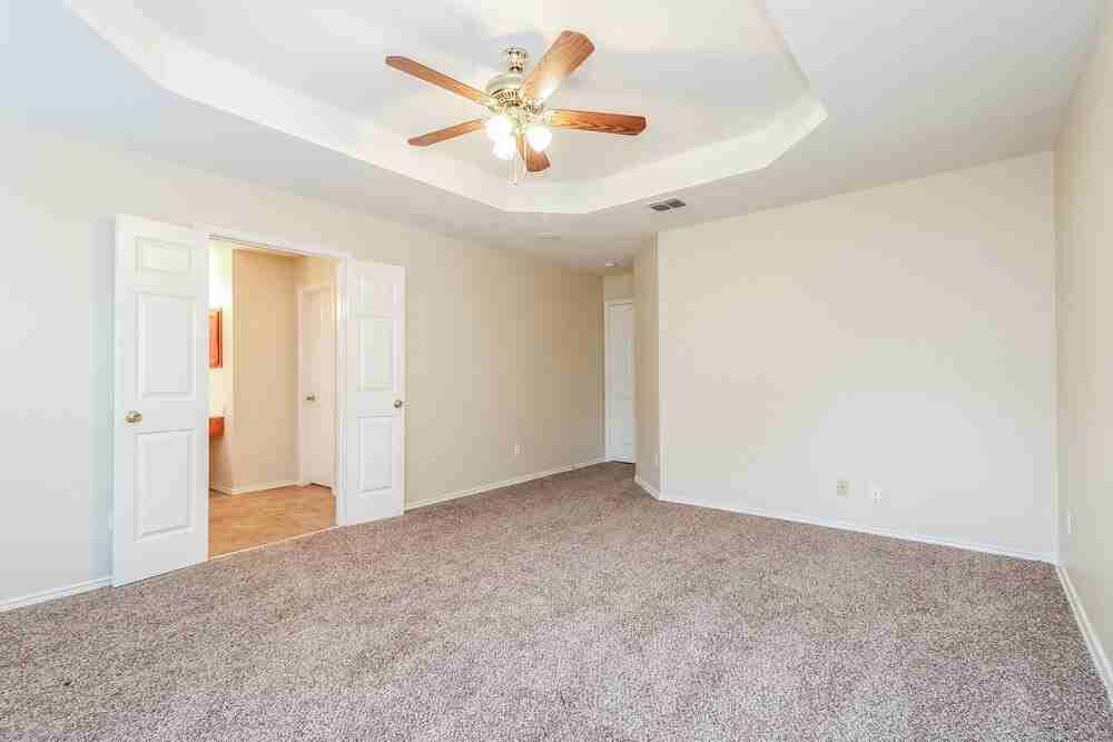 948 Grand Central Pkwy - Photo 7 of 16