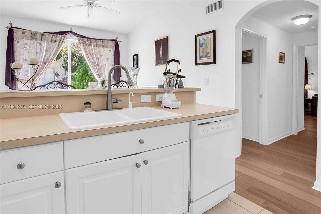 18860 Southwest 25th Court - Photo 6 of 14