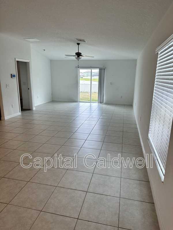 5517 Blue Azure Dr - Photo 3 of 16