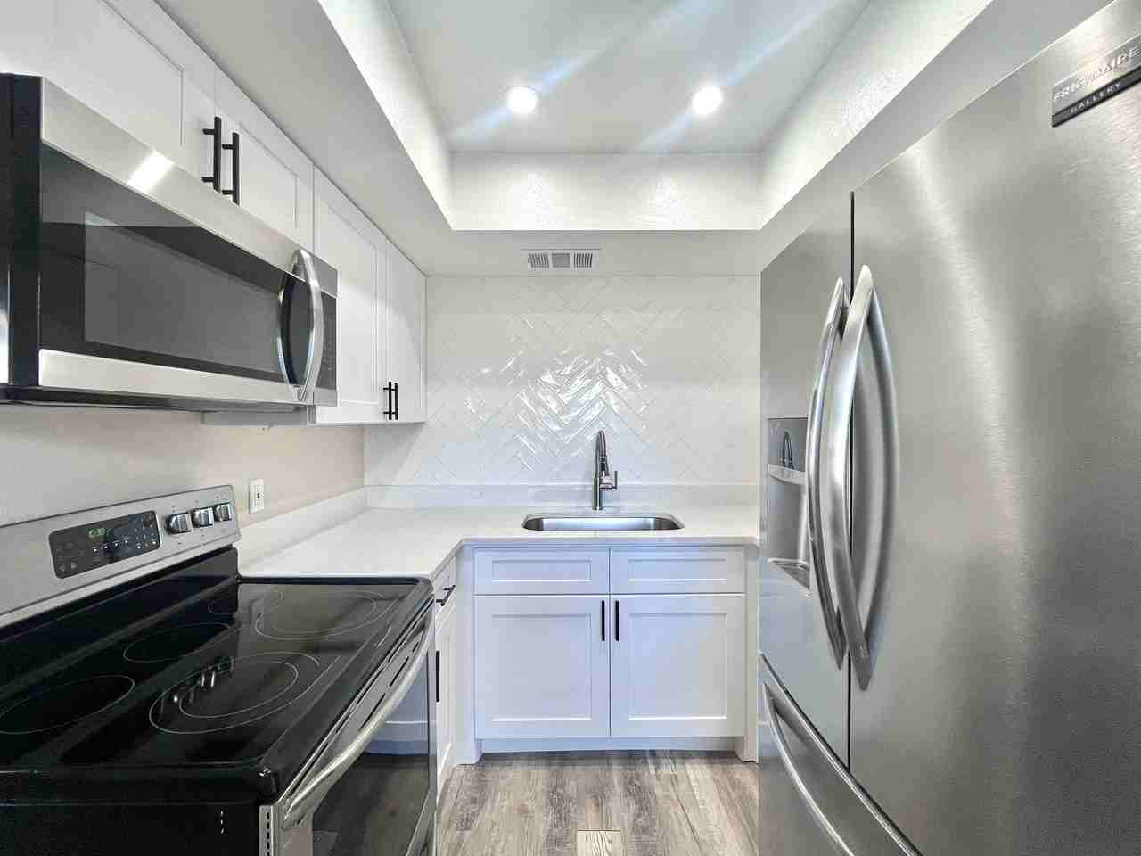 Raven at The Palms - Photo 7 of 28