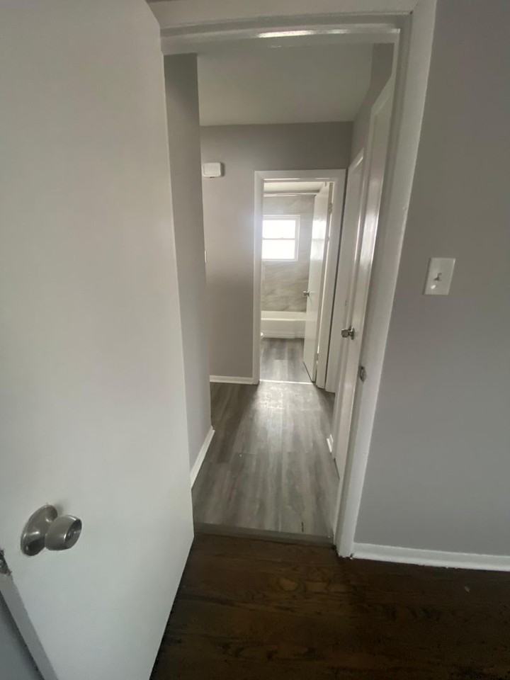 Astoria Commons Apartments - Photo 2 of 16