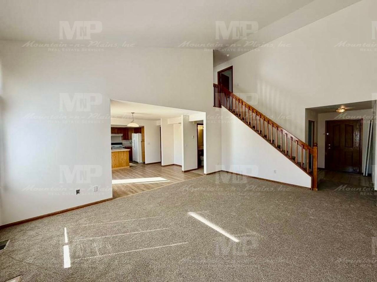 4400 Vista Dr - Photo 3 of 21