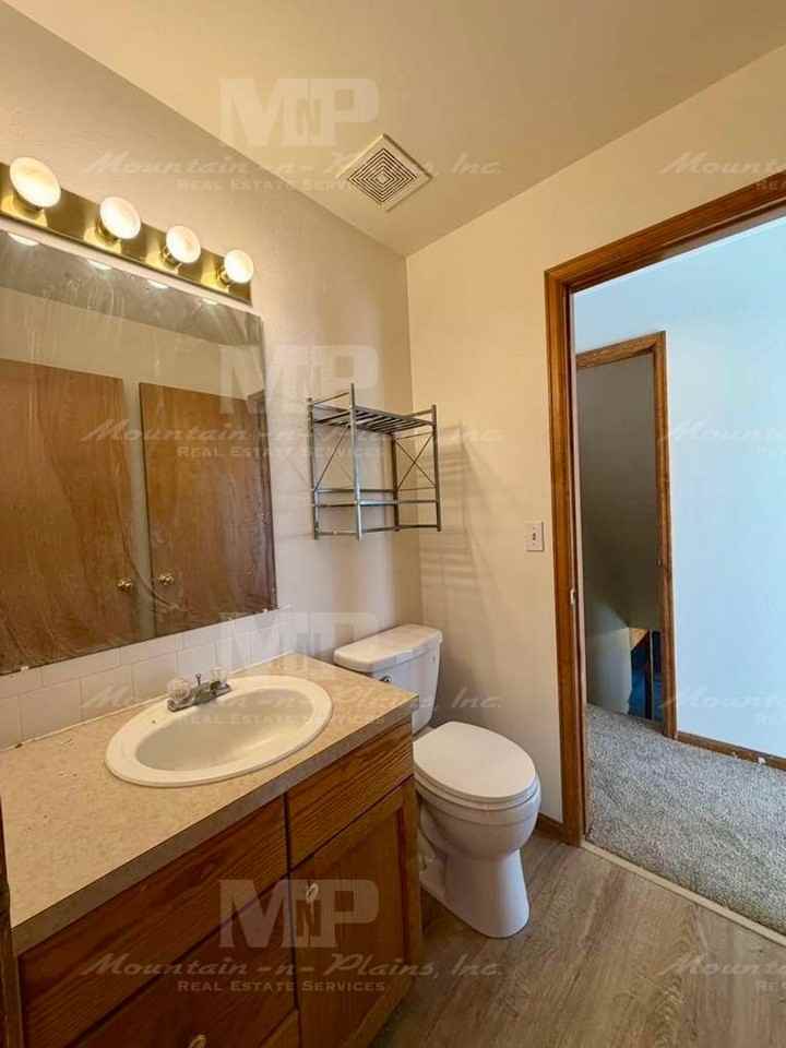 4400 Vista Dr - Photo 6 of 21