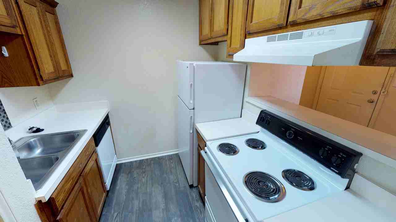 Brighton Place Apartments - Photo 7 of 11