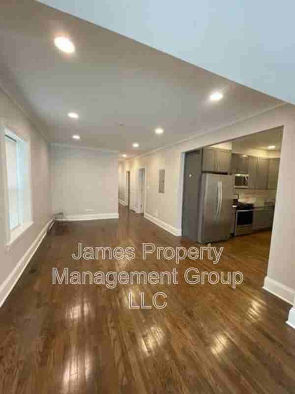 5920 N Artesian Ave - Photo 3 of 10