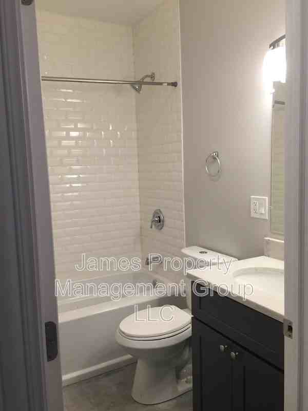 5920 N Artesian Ave - Photo 6 of 10