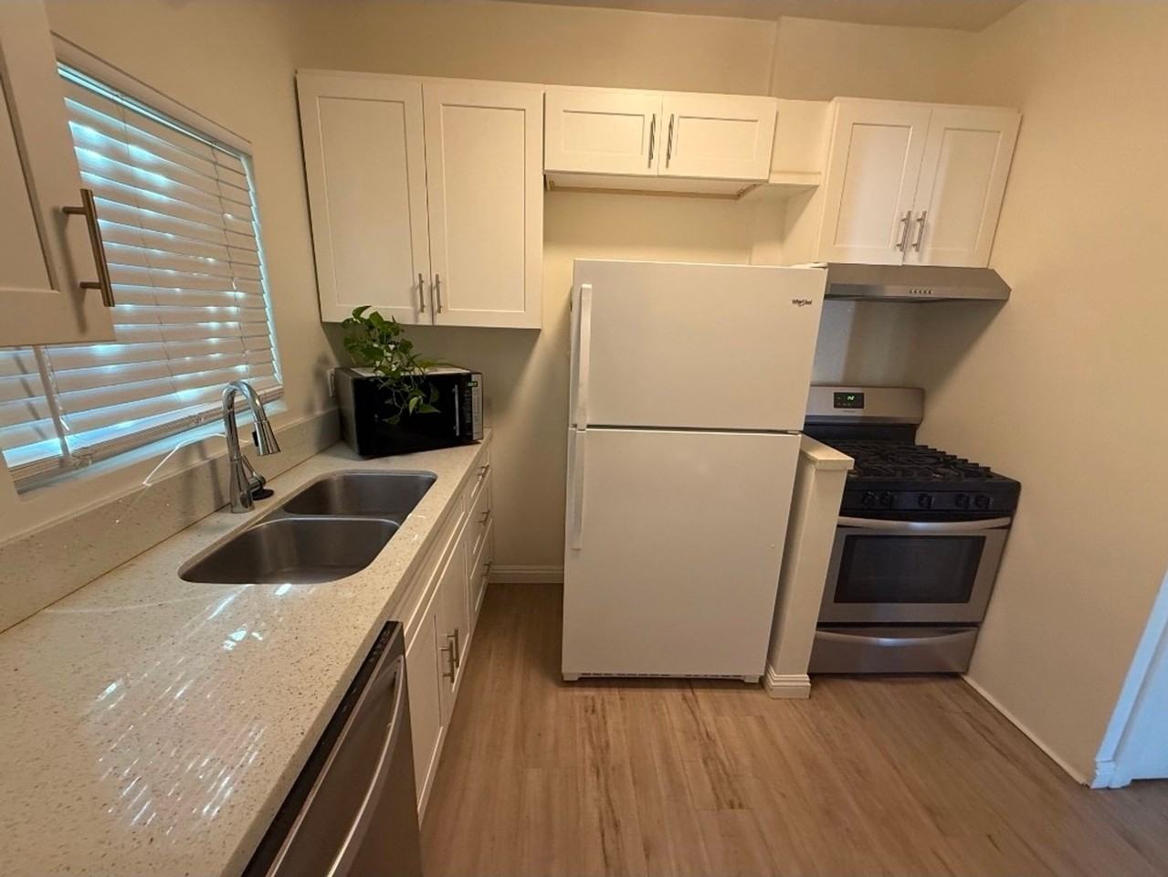 1055 Mira Mar Ave. - Photo 6 of 17