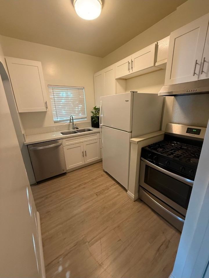 1055 Mira Mar Ave. - Photo 7 of 17