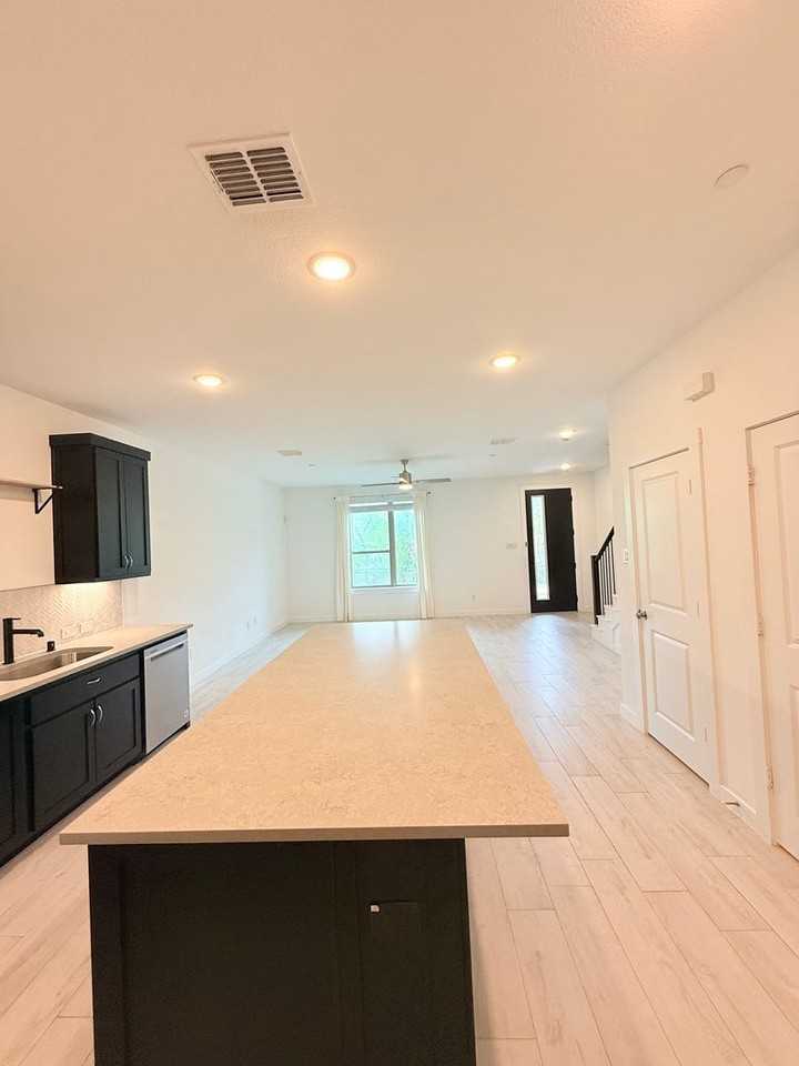 606 Collier Dr - Photo 6 of 50